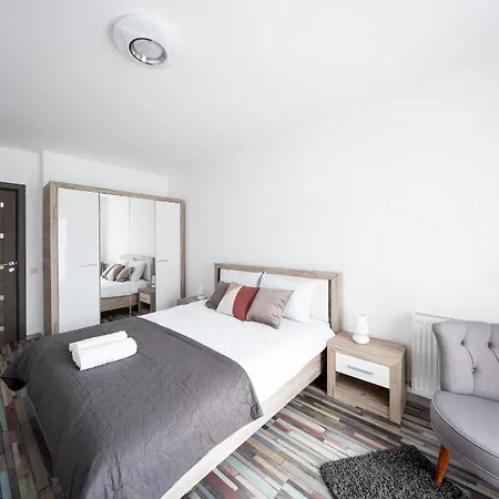 Apartment Lovely With Parking And Balcony