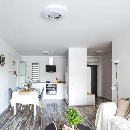 Apartment Lovely With Parking And Balcony
