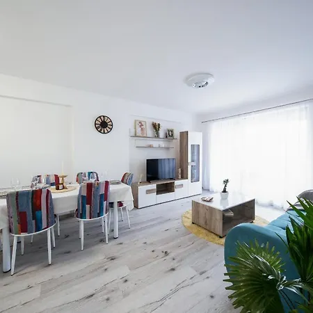 Lovely With Parking And Balcony Apartment *