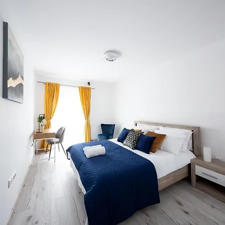 Apartment Lovely With Parking And Balcony *